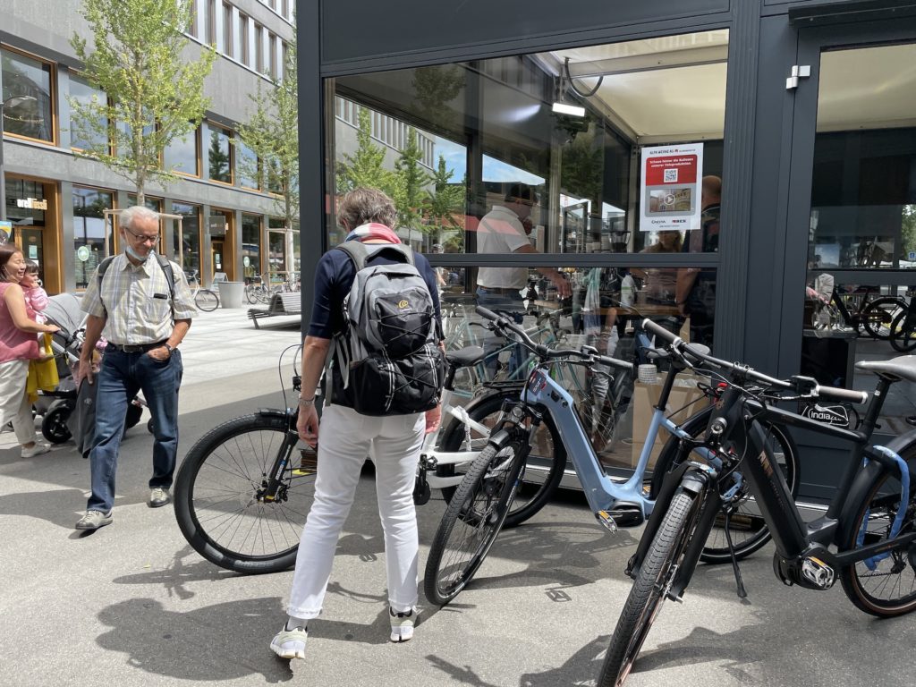 2021蘇黎世單車展中,銀髮族是電動單車廠商很大的參觀族群。